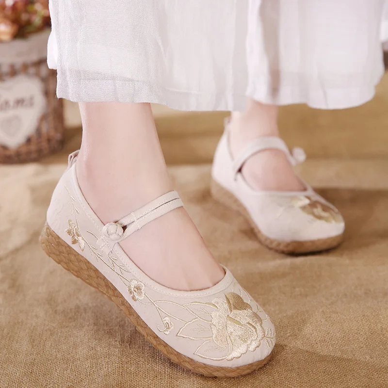 Spring Autumn Women Shoes Ancient Embroidered Breathable Comfortable Ladies Footwear Ethnic Style Cloth Female Shoes Outside New