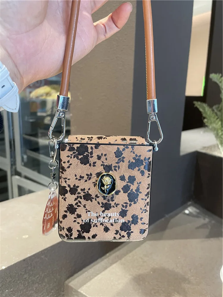 Корейский милый мультяшный чехол Тедди роза с петлями для Samsung Galaxy Z Flip6 Flip5 4 3 Xiaomi