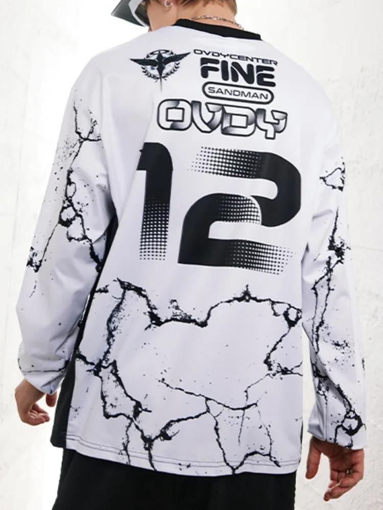 Design Sense 2025: простая однотонная модная свободная версия футболки с круглым вырезом