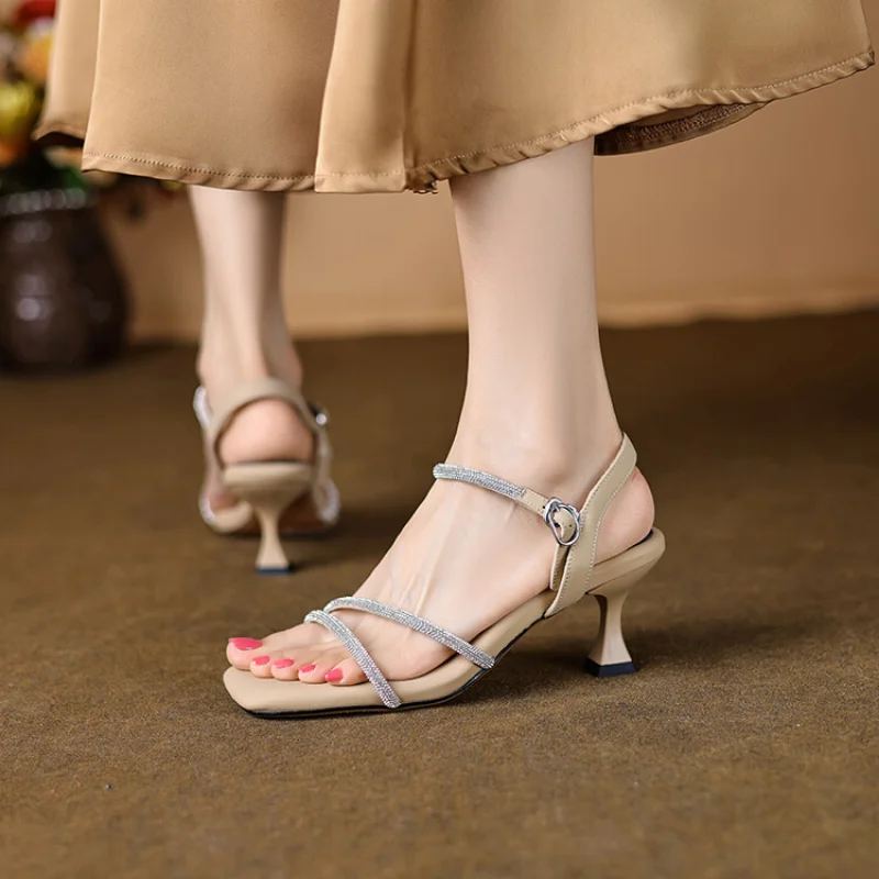 2023 Summer Pure Handmade Leather Stepping Poop Feeling Comfortable Fashion Sexy Bright Drill Heeled Sandals32-44   A515