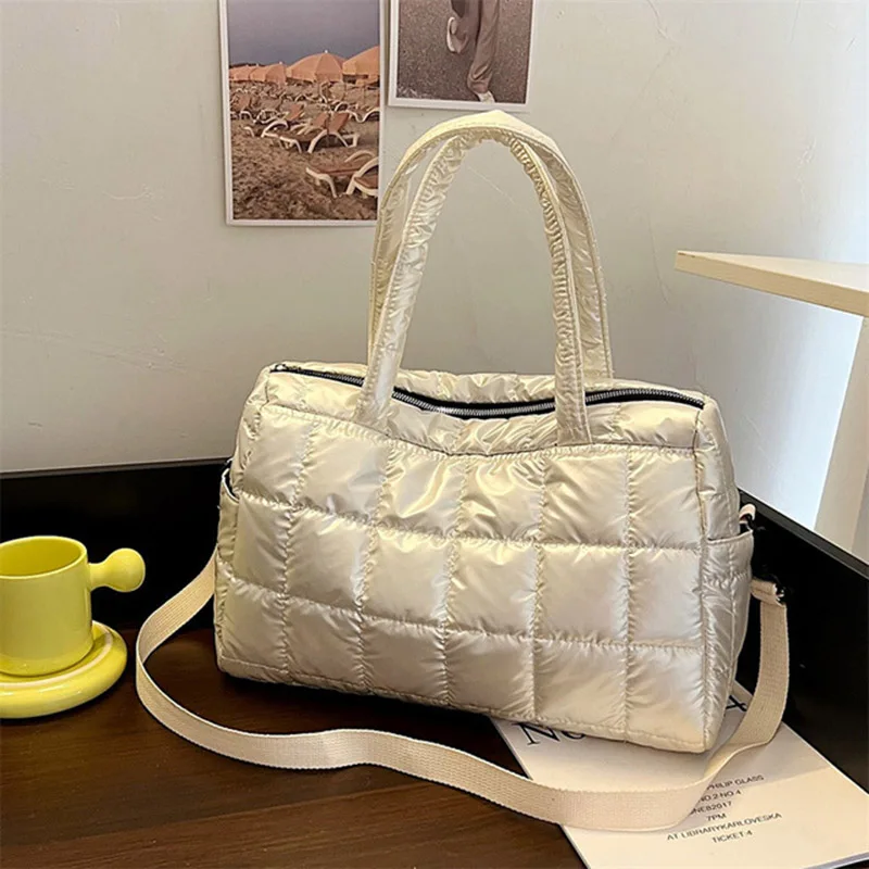 

Casual Large Tote Bag Winter Padded Handbags for Women Quilted Shoulder Bags Nylon Down Cotton Crossbody Bags for Women Designer