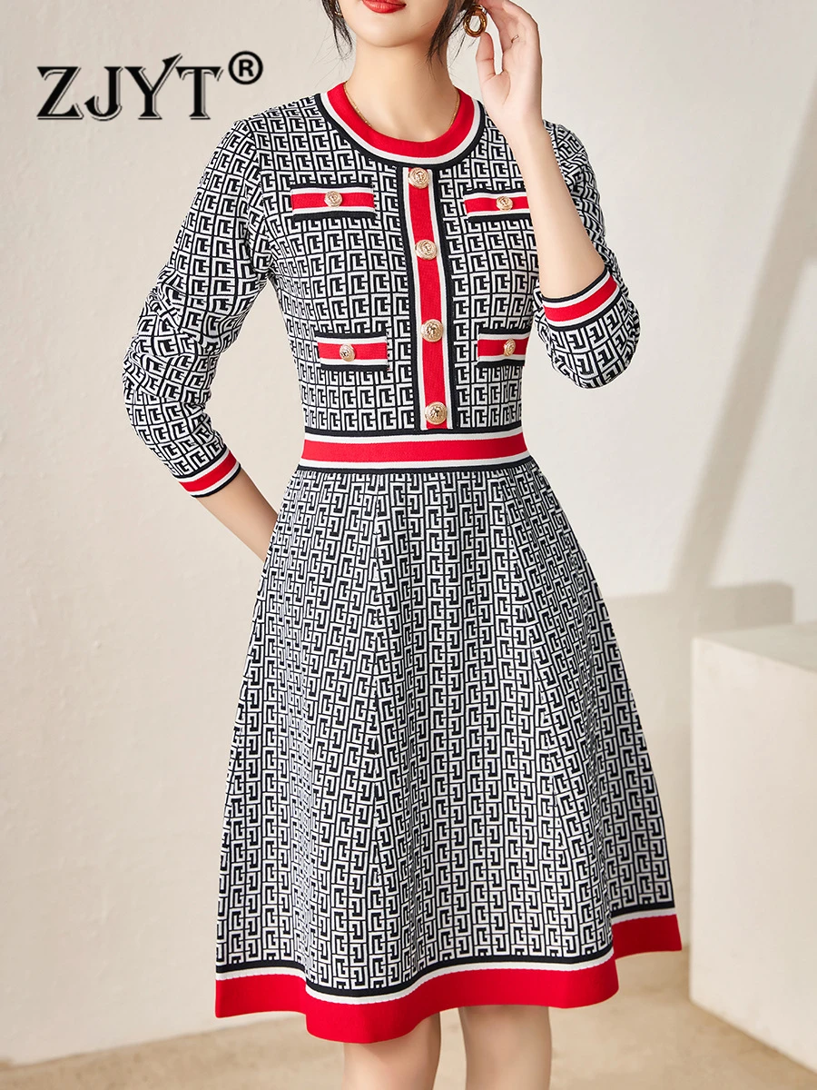 

Женское трикотажное платье-свитер с геометрическим принтом и длинным рукавом