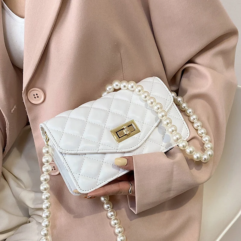 

High-quality Small Bag Autumn and Winter2022 Female New Fashion Rhombus Chain Bag Pearl Messenger Bag Explosion Small Square Bag