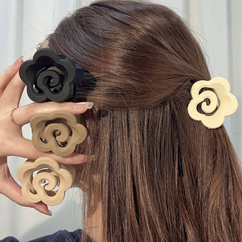 

Women Flower Hair Claw Elegant Strong Hold Fashion Shark Hair Clips Girls Sweet Geometric Ponytail Headwear Accessories Gift