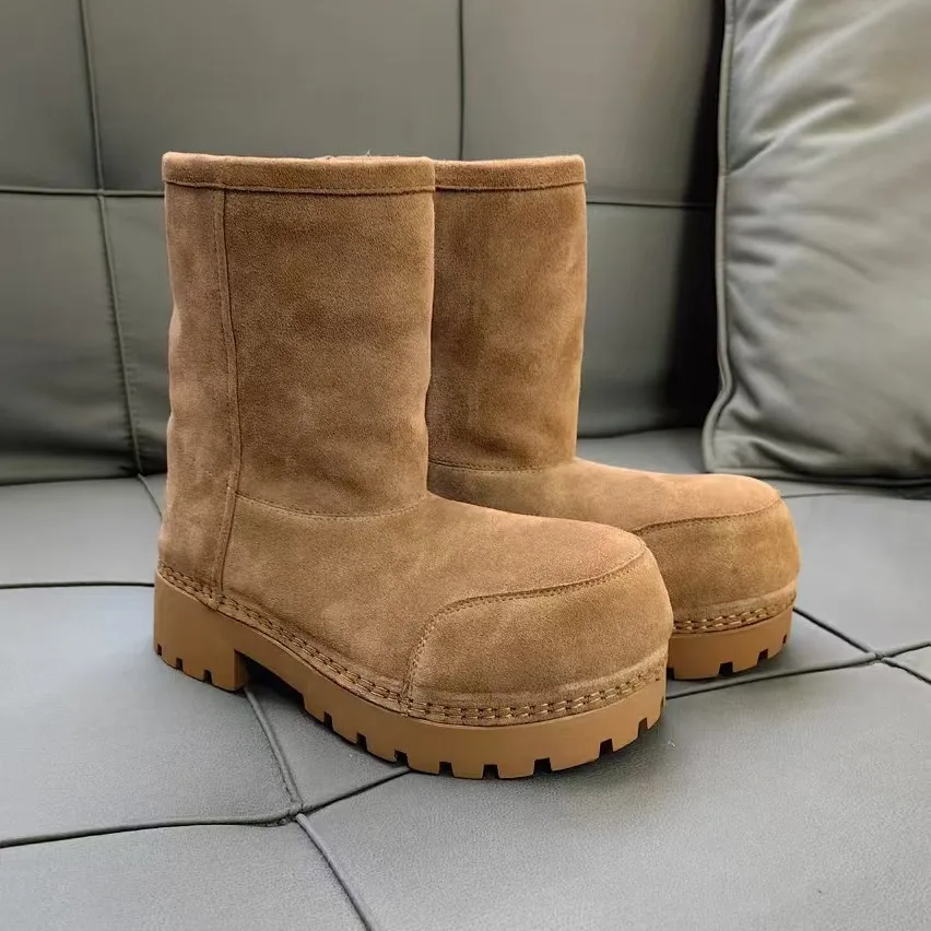 Стильные ботинки до середины икры на толстой подошве женские повседневные