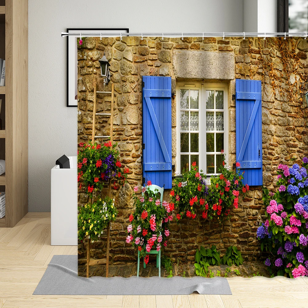 Городская уличная занавеска для душа с цветами синяя деревянная дверь весенний
