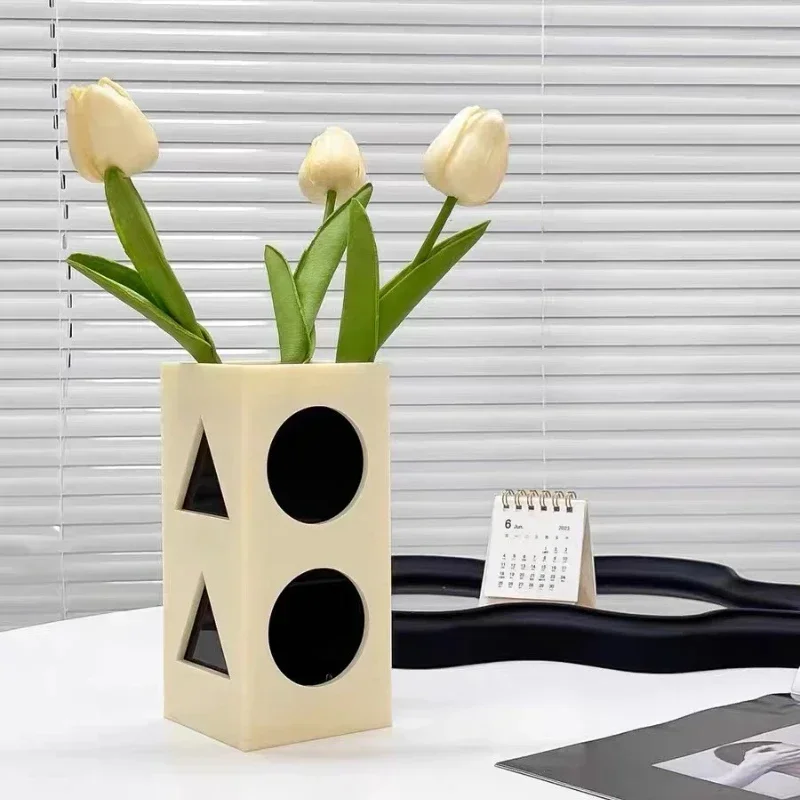 Акриловая современная минималистичная молочно-белая ваза настольные