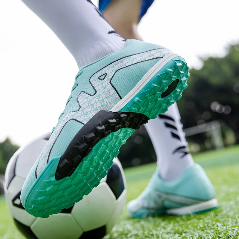 Size 35-45 Professional Long Spikes Men Soccer Shoes Breathable Men's Soccer Cleats Lace-up Light Football Turf Shoes Men Women