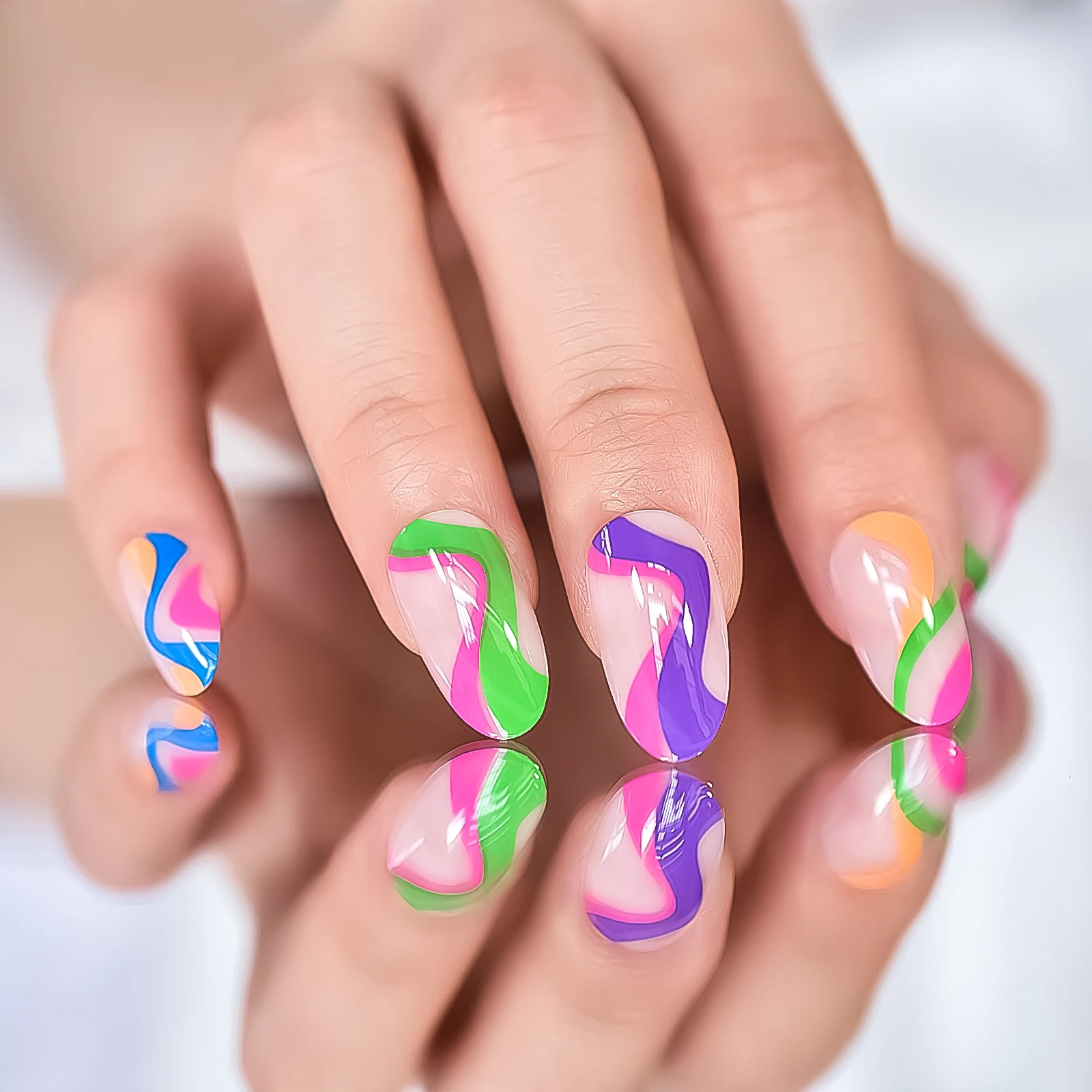 Мгновенно Обновите свой внешний вид с помощью 24 шт. коротких глянцевых радужных