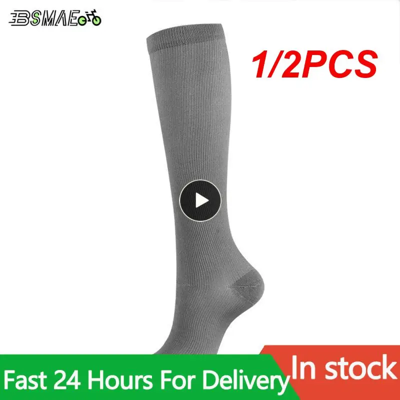 

1/2PCS New Team Aero Socks Anti Slip Silicone Cycling Socks Men Sport Running Bike Socks Calcetines Ciclismo