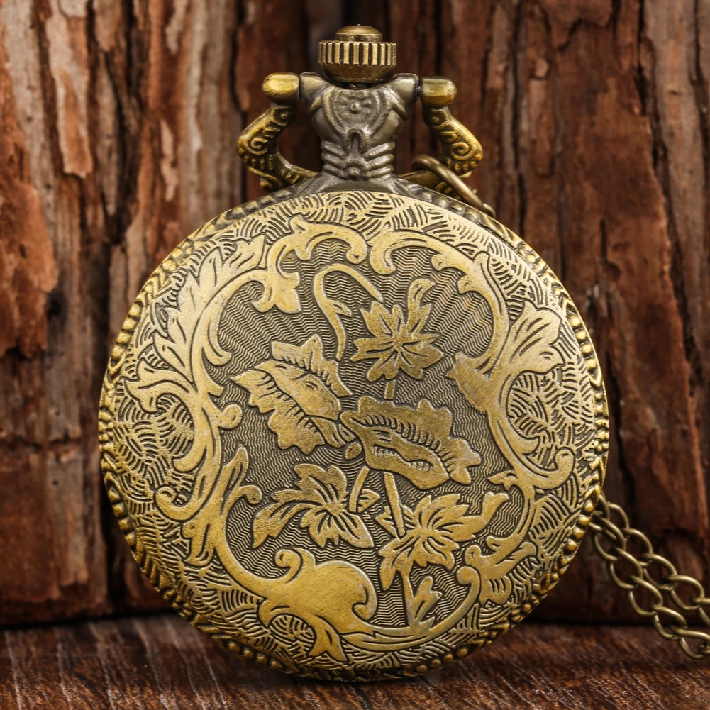 Vintage Pocket Watch Quartz 3D Creative Red Giant Panda Carving Souvenir Gift for Men Women Fob Watch Chain Animal Pedent Clock