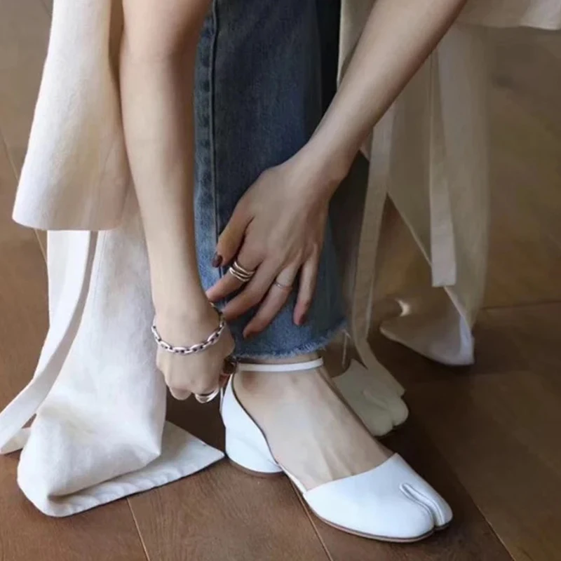 Fashion Buckle Strap  Women Sandals 2023 Summer Ladies Pumps Luxury Brand Design Slipt Toe Shoes Women Chunky Round High Heels