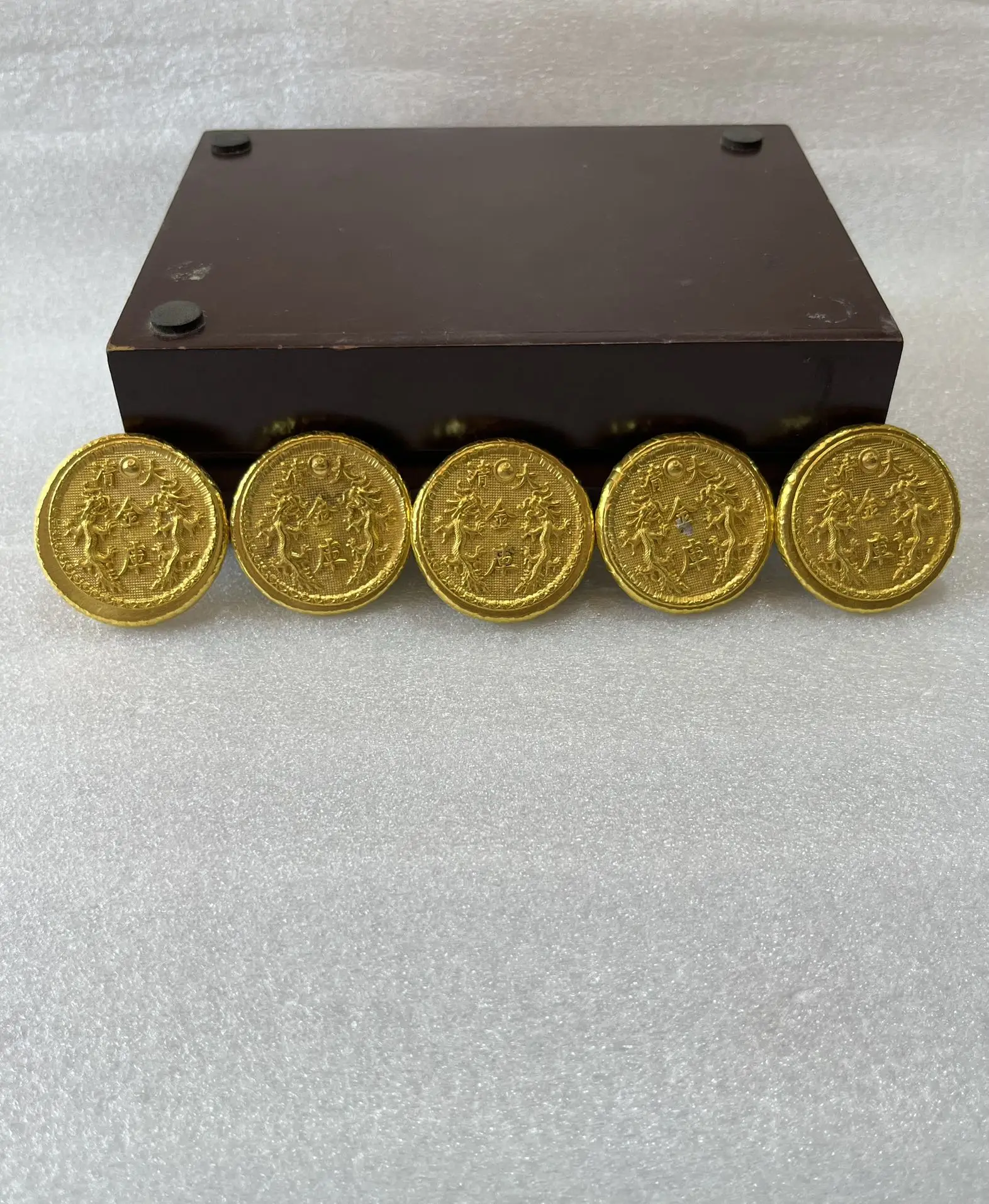 

Seiko сделала украшения для денег старых пяти императоров