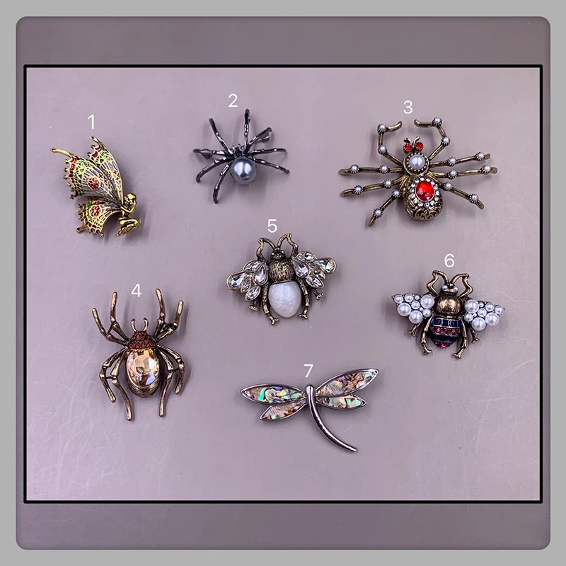 

Retro Inlaid Crystal Abalone Shell Personality Niche Insect Bee Butterfly Spider Dragonfly Brooch