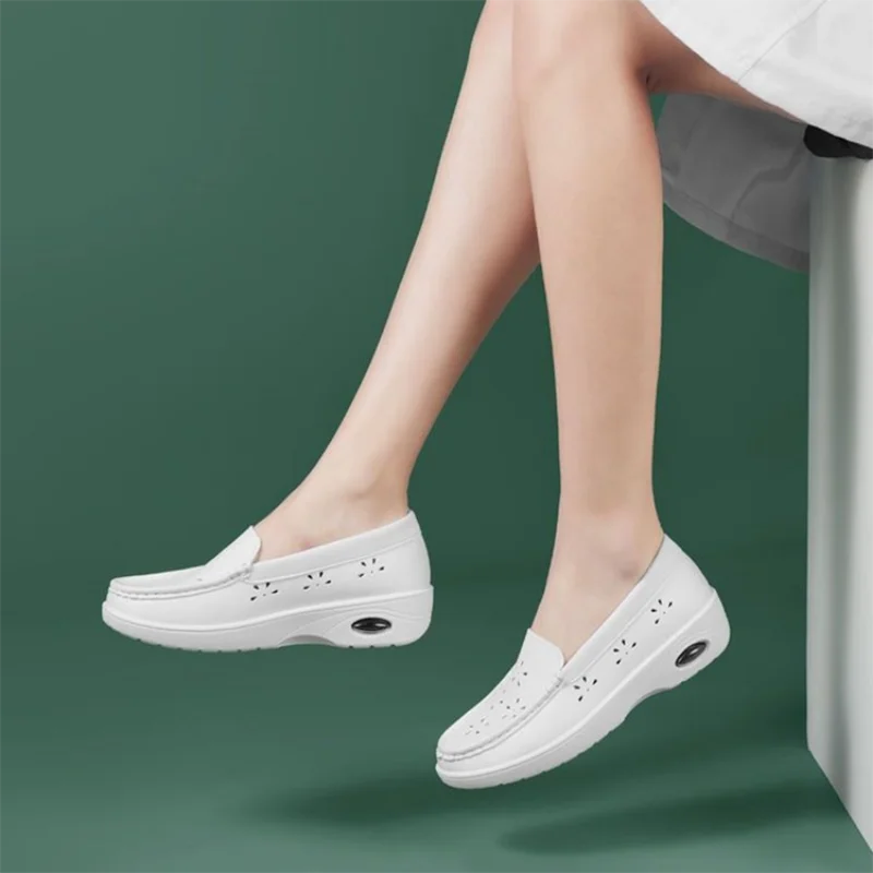 

2023 Spring Summer New Flat Platform Luxury Designer White Slip-on Casual Sneakers Fashion Medical Nurse Shoes Women's Loafers