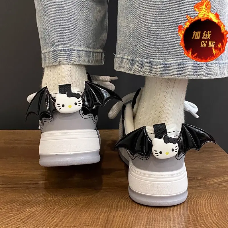 Черные женские зимние туфли Hello Kitty с крыльями летучей мыши универсальные