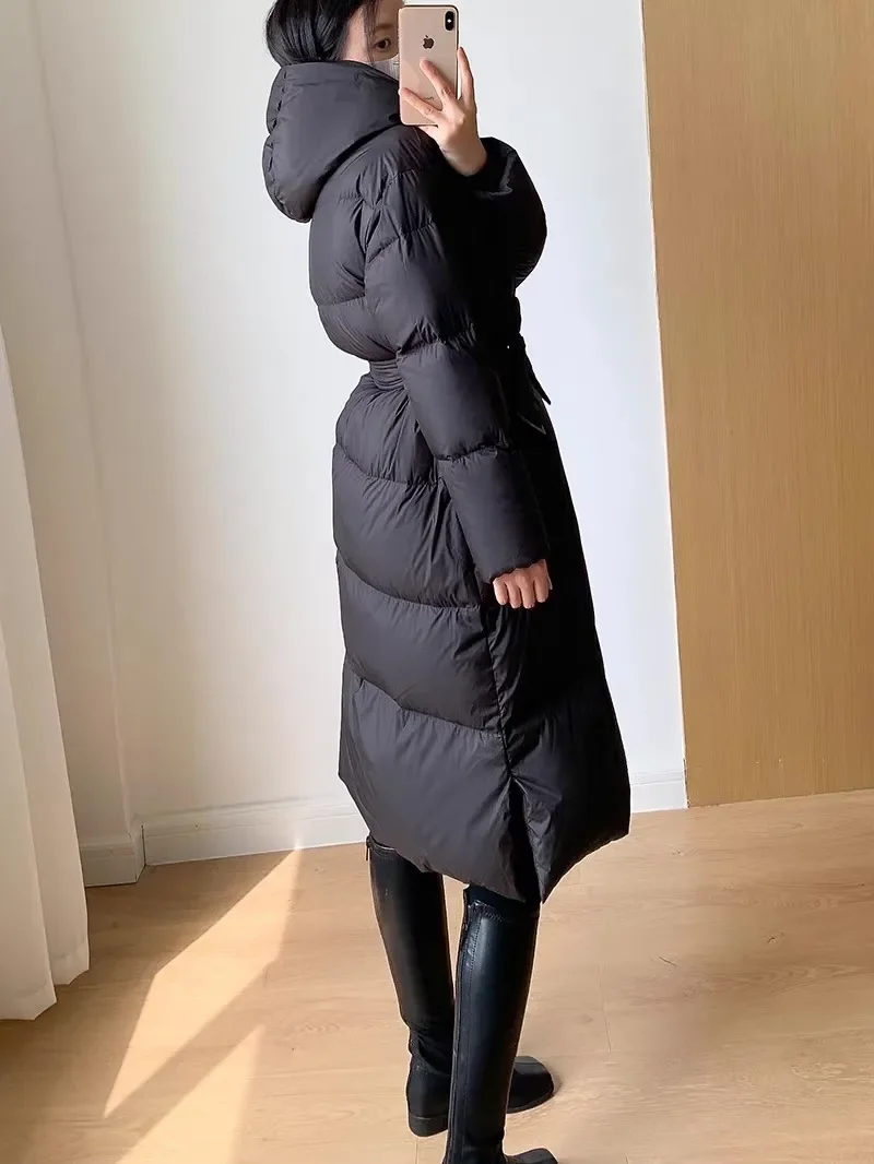 Новинка Зима 2023 высококачественный длинный пуховик с поясом и капюшоном Женская