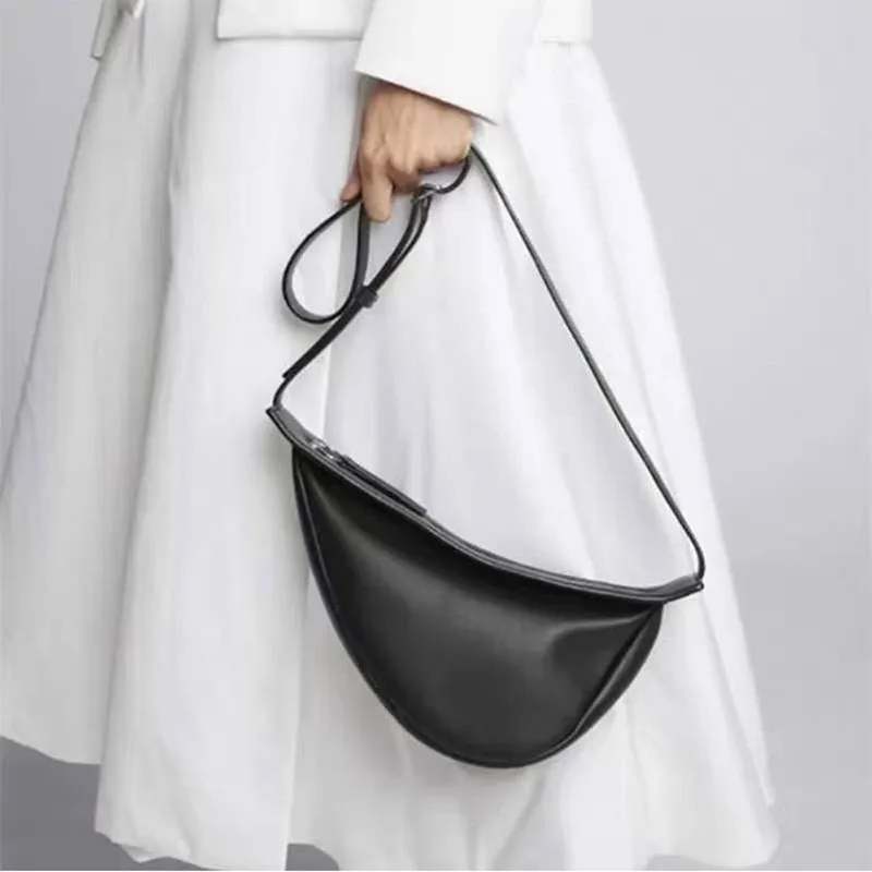 

Ladies Real Leather Lcu Hand Bag the First Layer Plain Pebbled row Calfskin Unique Half-moon Bag
