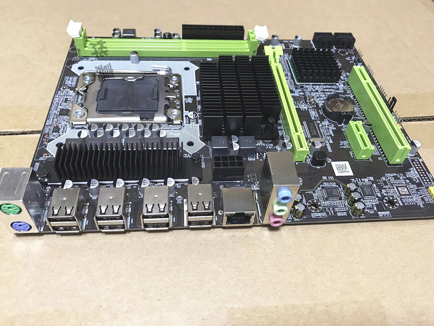 Новая материнская плата X58 поддерживает 1366 контактов памяти ECC сервера L5520 X5650 I7920