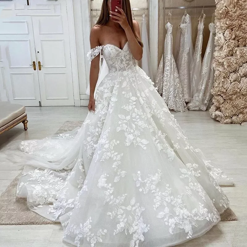 Фото Роскошные свадебные платья с открытыми плечами и кружевной аппликацией в стиле бохо с короткими рукавами, милые свадебные платья vestidos de novia №2