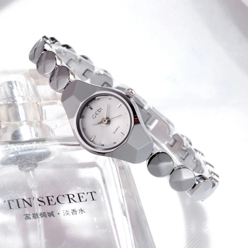 Exquisite Small round Dial Fashionable High-Grade Versatile Bracelet Watch Waterproof Women's Quartz Watch
