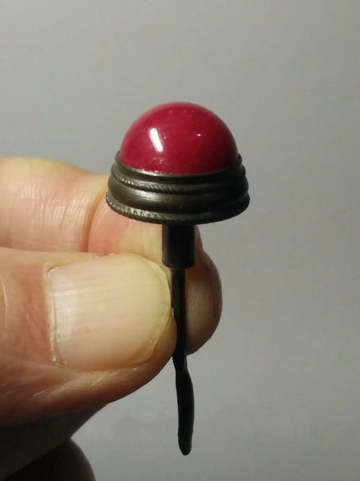 Статуэтки из красного нефрита 2 шт