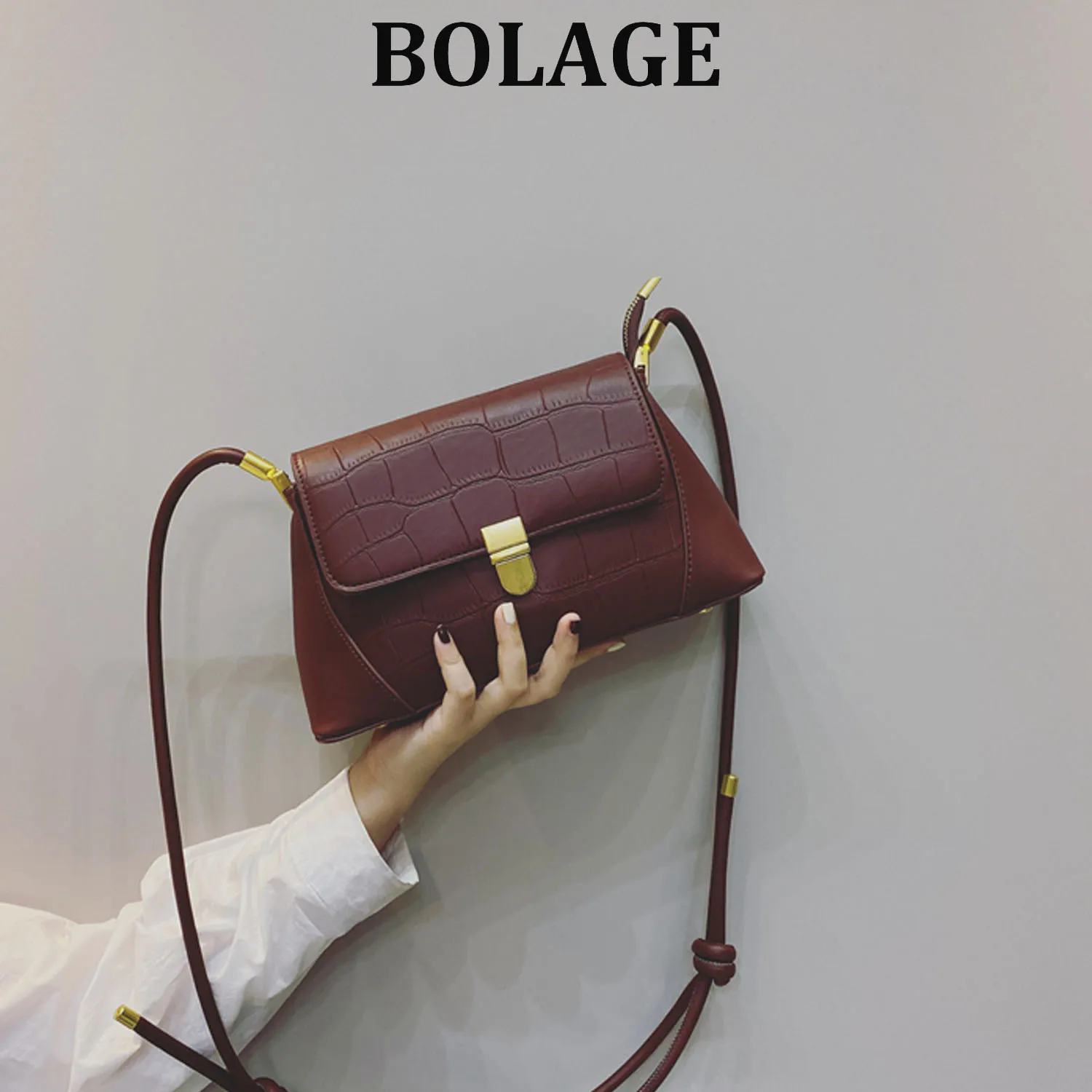 

French niche bag women 2022 new trendy fashion all-match baguette underarm bag retro portable shoulder messenger bag