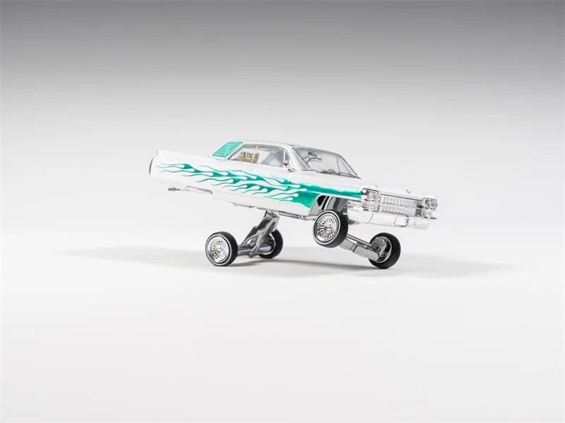 Фото Коллекционная модель автомобиля 97M 1:64 1964 Coupe DeVille LowRider из сплава №2