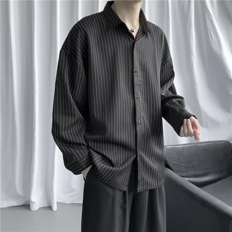 

Loose short-sleeved shirt men's summer retro casual striped shirt Korean version trend men's Hong Kong style jacket