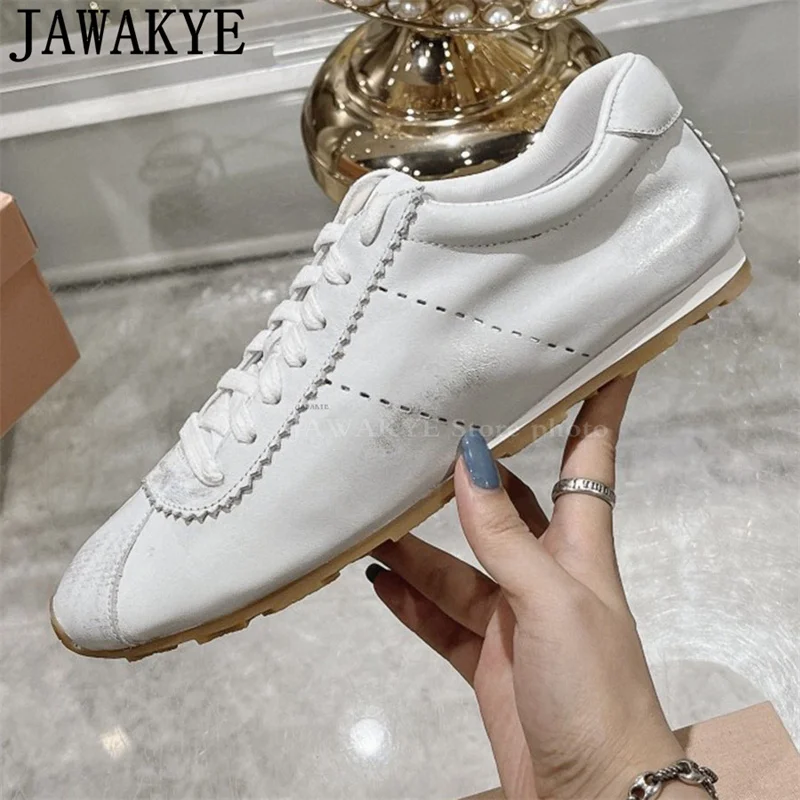 Туфли женские кожаные на шнуровке с круглым носком