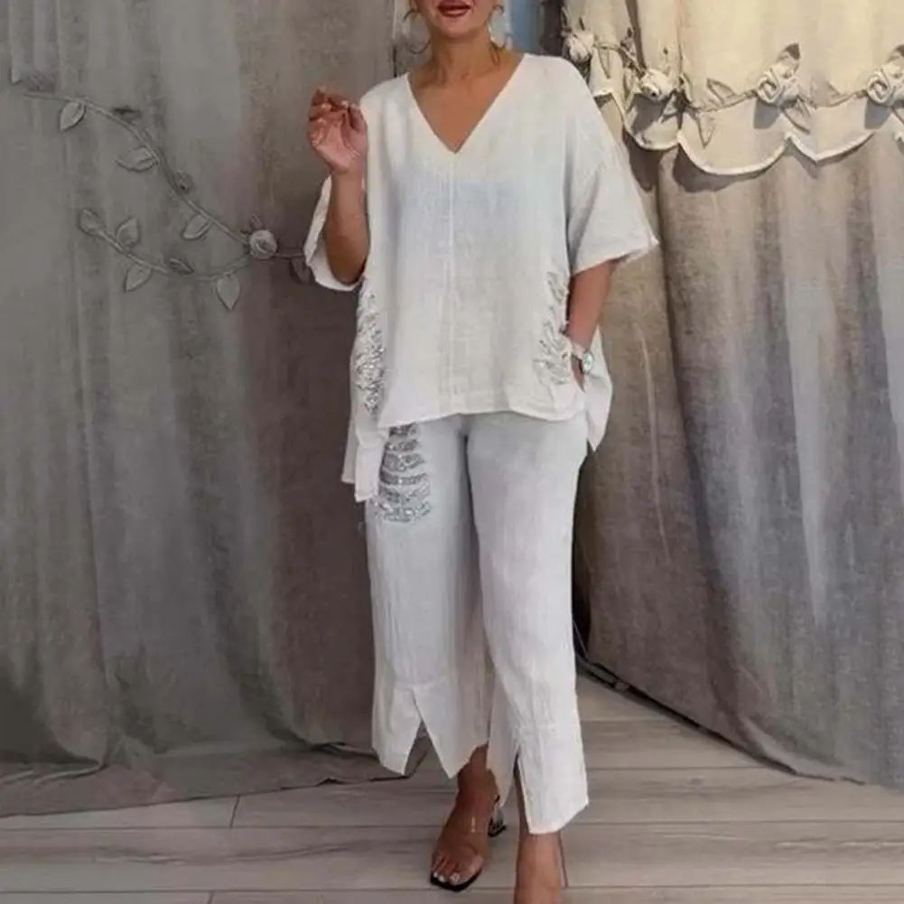 Женский костюм из двух предметов элегантный с блестками и V-образным вырезом топ