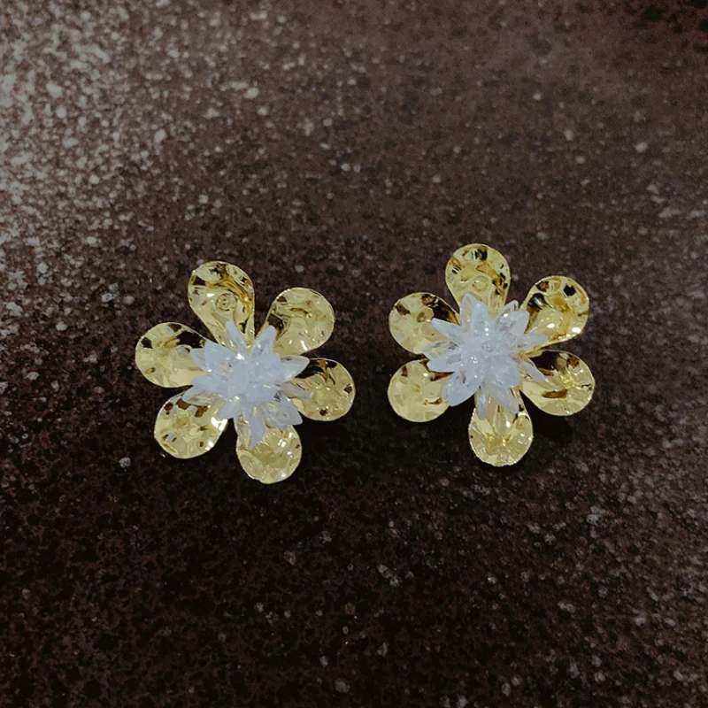 

U-Magical Exquisite Gold Color Metallic Flower Dangle Earring for Women Korean Transparent Resin Earring Jewellery Pendientes
