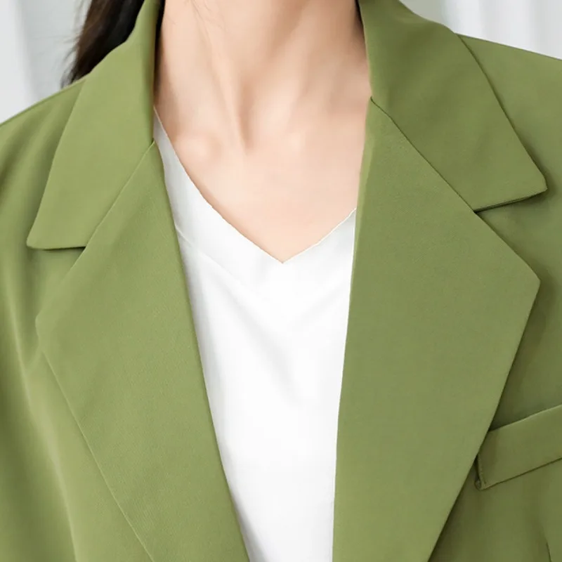 Рисунок 6 - Женский офисный костюм