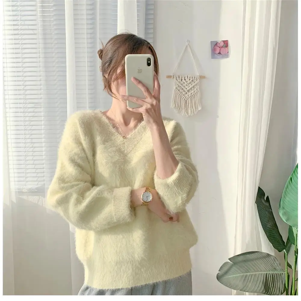 

2022 Women Autumn Winter New Loose V-neck Jumpers Female Imitation Mink Velvet Sweater Tops Ladies Solid Color Knit Tops O362