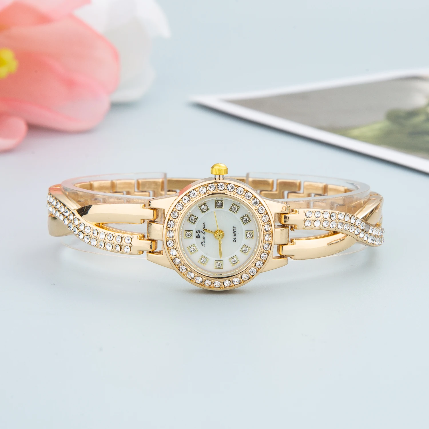 2023 Brand Design Luxury Diamond Watch for Women Fashion Quartz Wristwatches Stainless Steel Cross Womens Watches Free Shiping