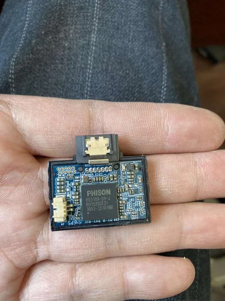 TH58TFG9DFKBA8K Твердотельный накопитель 64 ГБ SVFM SATA Flash Phison Satadom (art.: 3920dcebd71df) - 3920dcebd71df