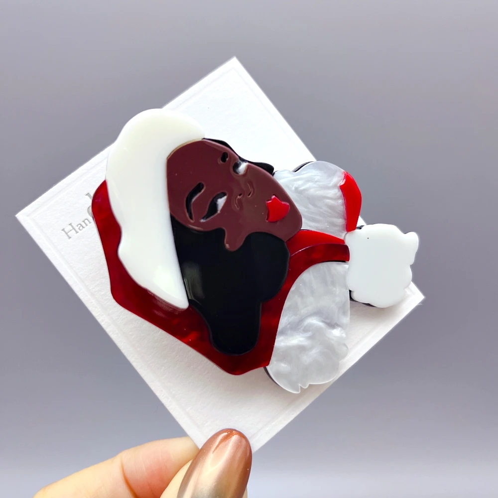 Черная акриловая брошь Inokeey