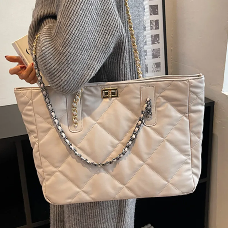 

Female Quilted Messenger Bag Luxury Soft Leather Shoulder Bag Stylish Metal Chain Handbags Women Simple All Match Crossbody Bag