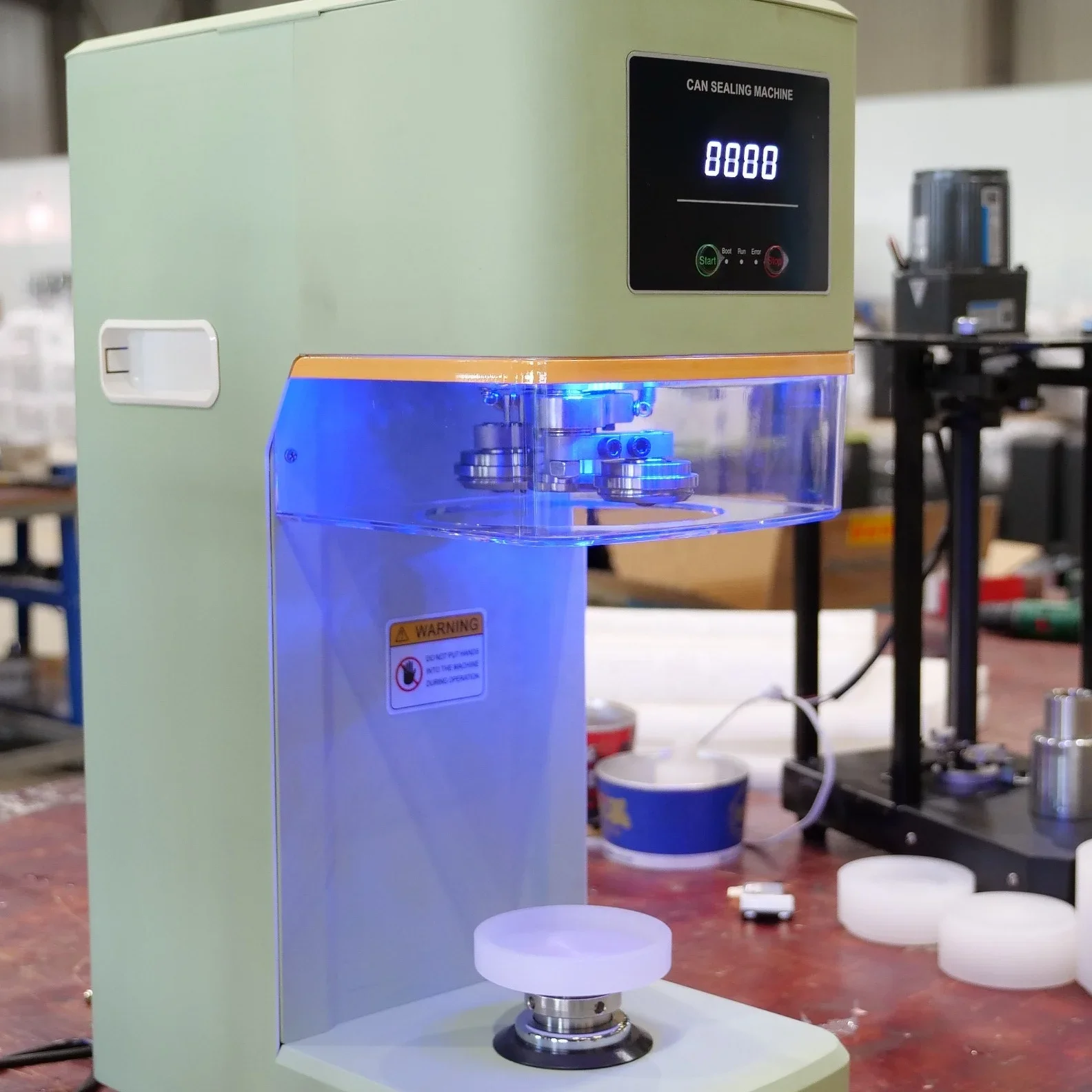 Новейшая машина для запечатывания консервных банок автоматическая жестяных с