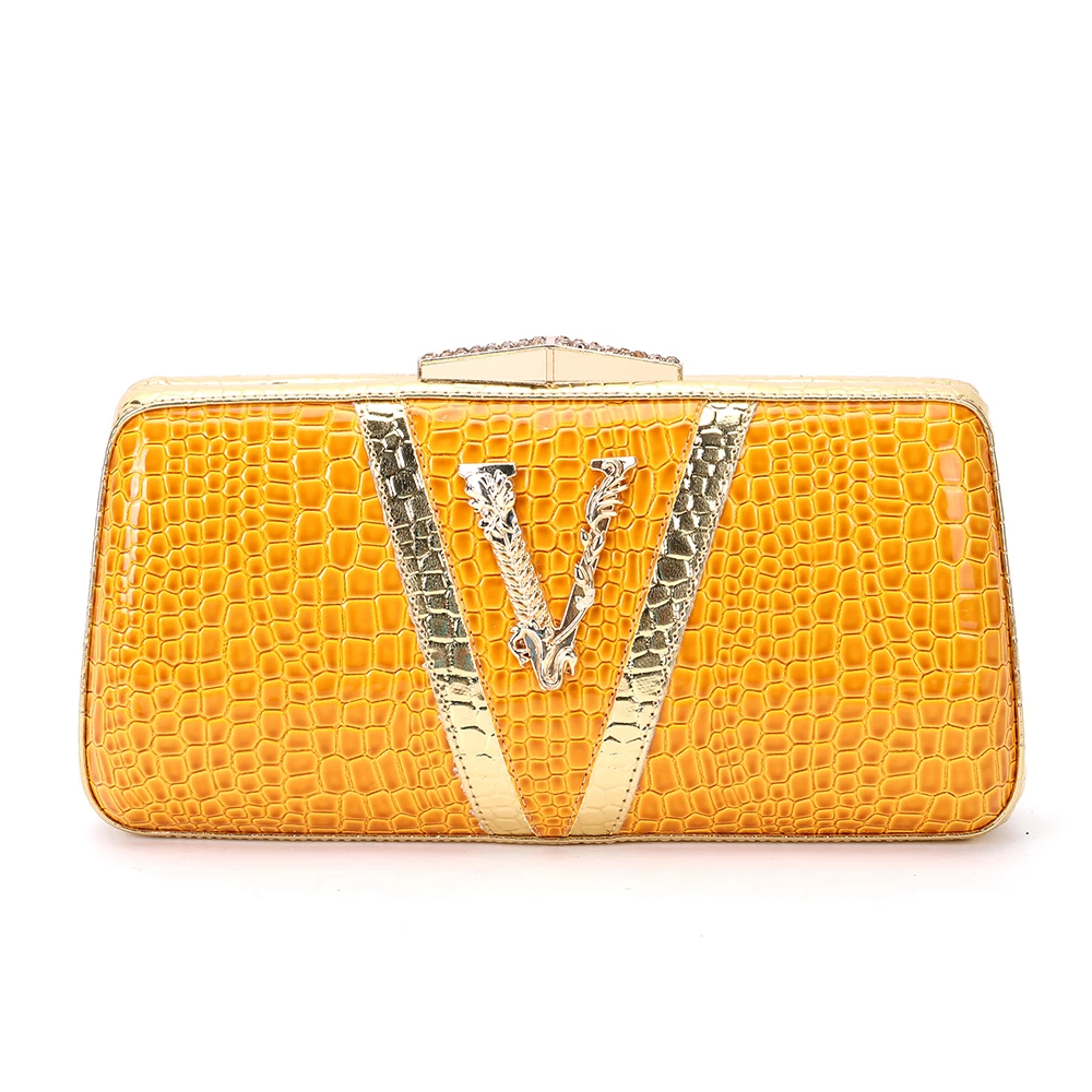 

2022 hot selling ladies hand-held cosmetic bag spring summer autumn winter wedding party banquet crystal messenger bag