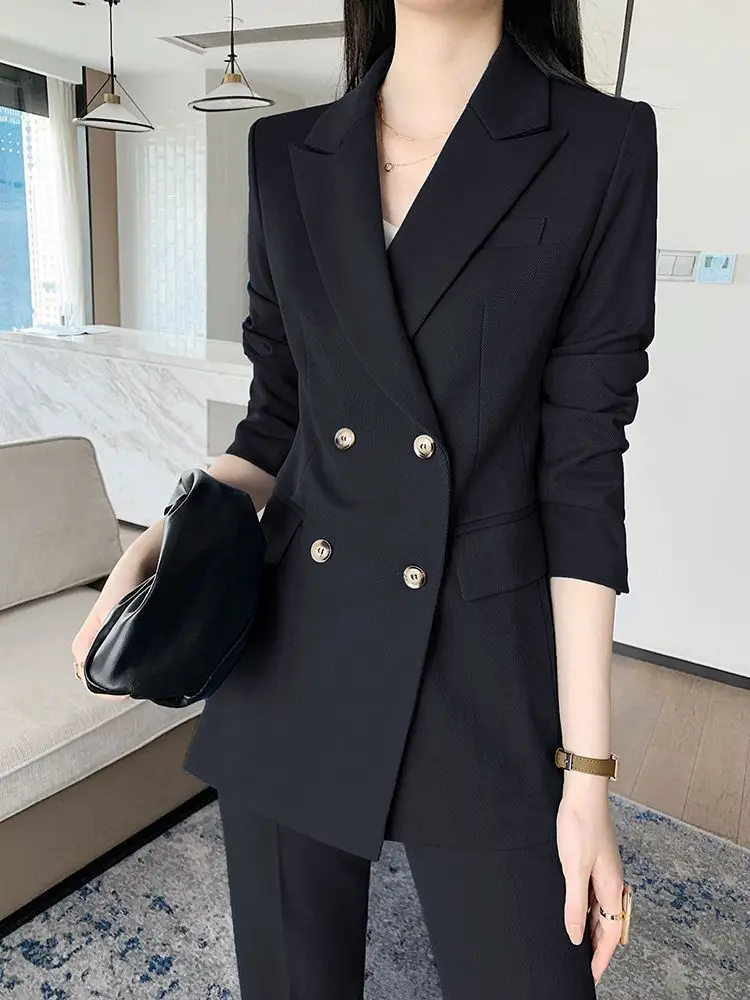 Рисунок 2 - Женский костюм из двух предметов