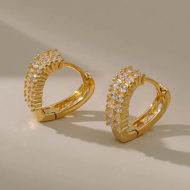 

18k Gold Plated Brass Metalic Earring Lovely Heart Shape Hollow Design Crystal Cubic Zircon Accessory Stud Hoop Jewelry Luxury