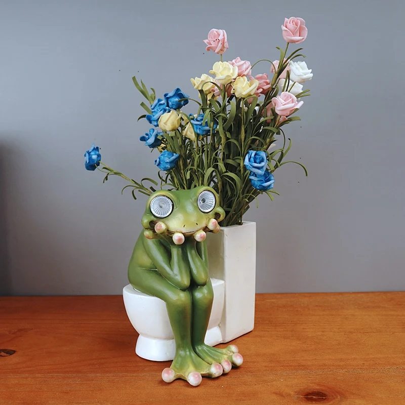 

Outdoor Garden Statues Solar Frog Light Figurines Frog Decor Solar Lights Yard Art Spring Fall Winter Decor For Patio