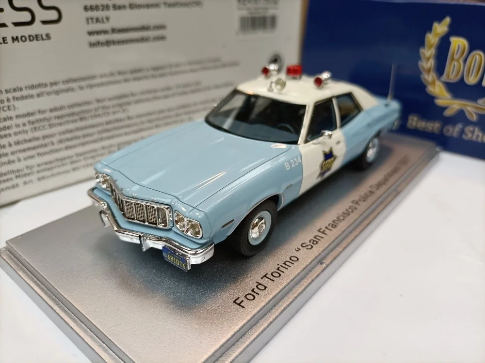 

Модель автомобиля Kess 1/43, модель автомобиля Ford, США, Sanpan, полицейский патрульный автомобиль, Torino SFPD 1977, Высококачественная коллекция, украшен...