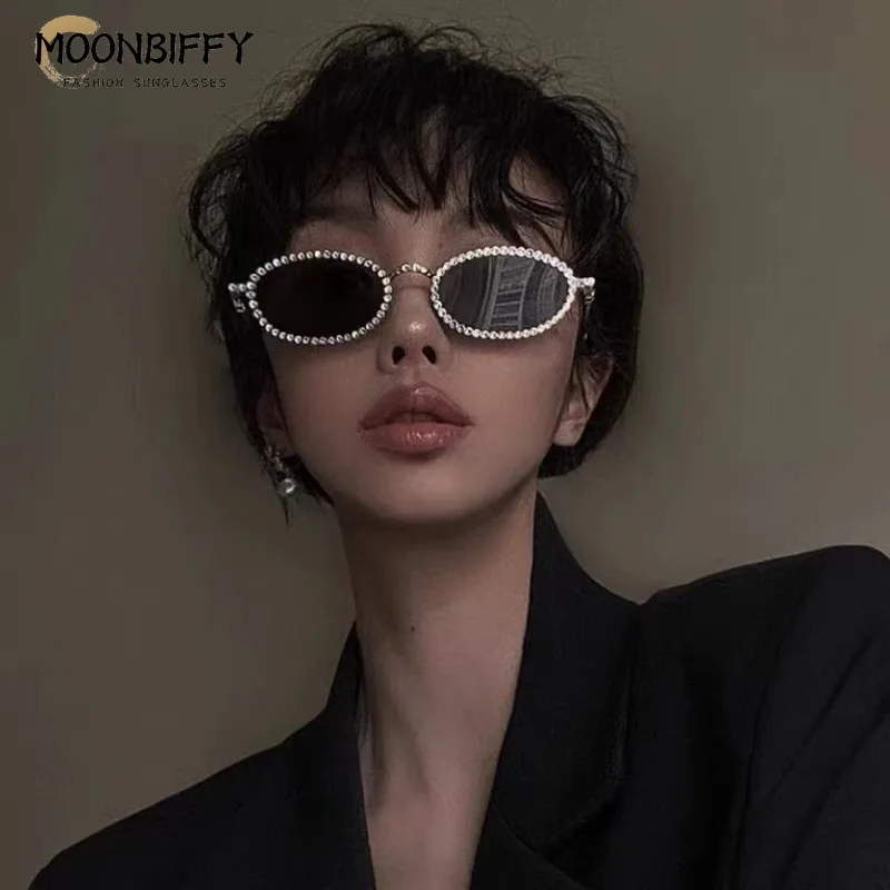 

Luxury Rhinestone Sunglasses for Women Small Oval Frame Bling Diamond Brand Sun Glasses Fashion Female Shades Street Shooting
