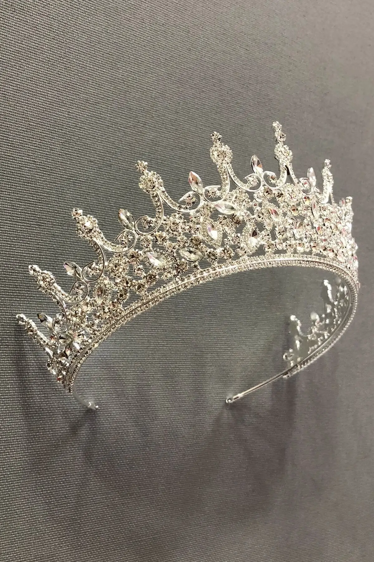 

Bridal Accessories Silver Color Crystal Stone Metal Case Bridal Crown Wedding Handmade For Bride And Bride