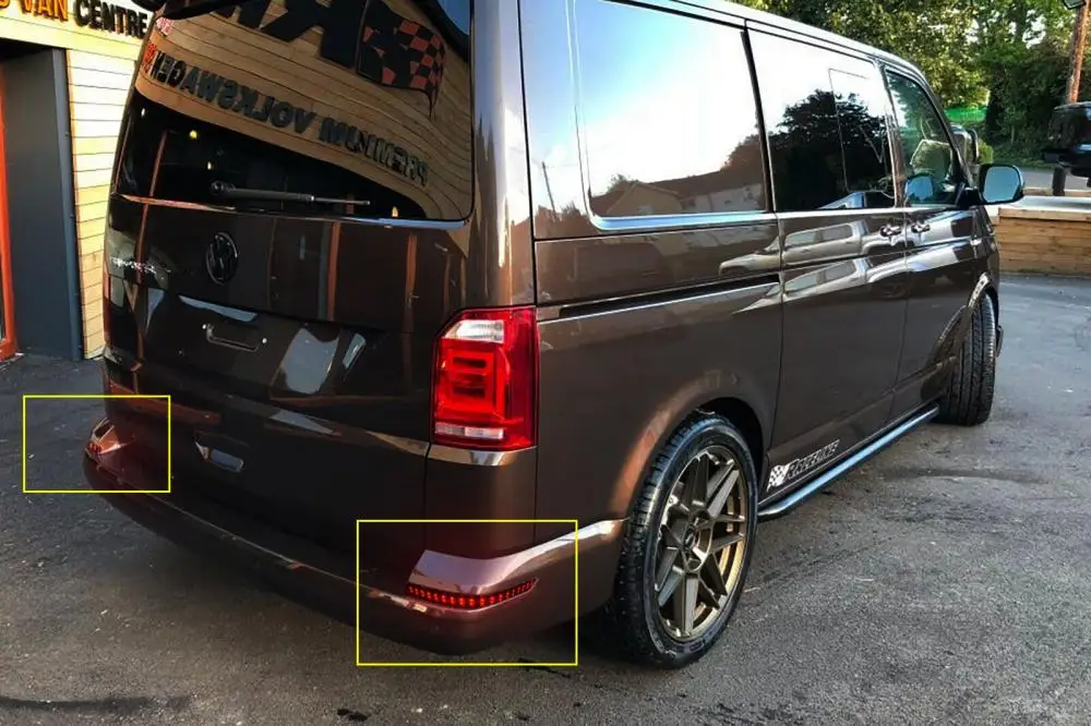 Светодиодный отражатель бампера с черными дымчатыми линзами для VW Transporter T6 MKVI