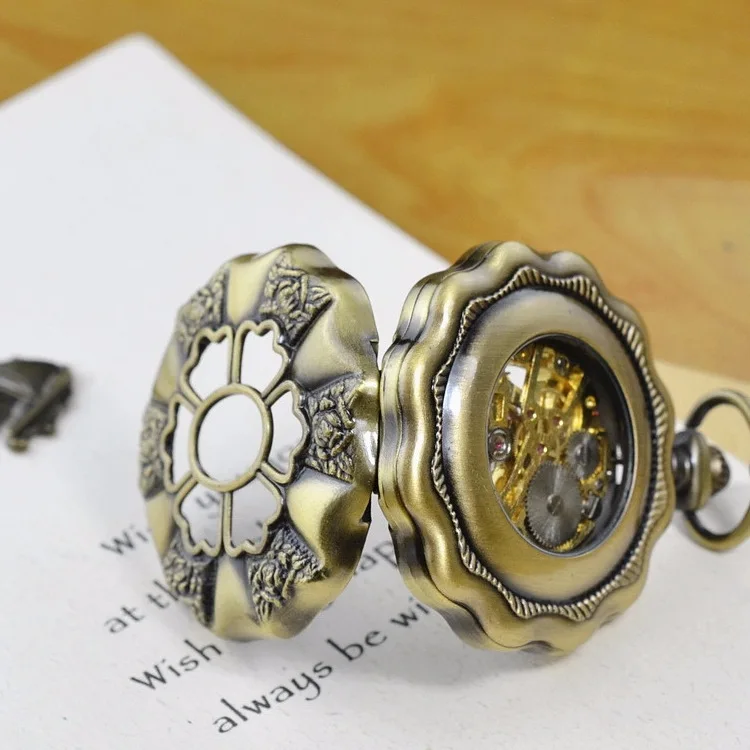 Luxury Mechanical Bronze Gold Pocket Watch for Men Women Flower Skeleton Roman Numeral Dial Fob Chain Vintage Old Pendant Clock