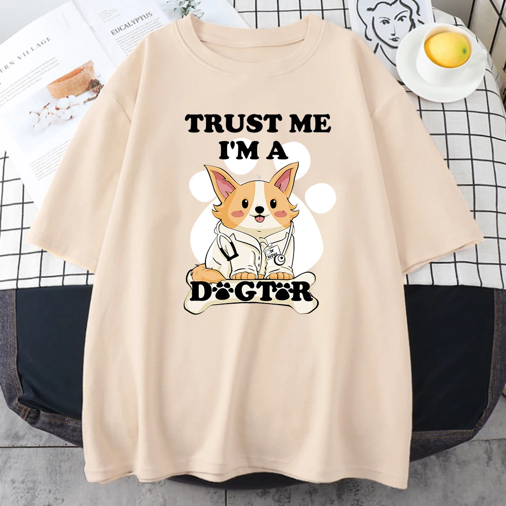 

Футболка женская с круглым вырезом, повседневный топ с коротким рукавом, с мультяшным принтом доктора щенка, кошки, в стиле Харадзюку, панк