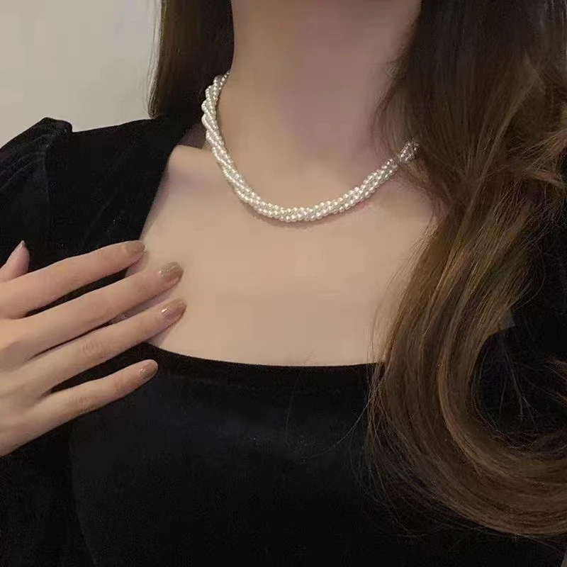

Multilayer pearl winding necklace, light luxury, small number, high level sense, clavicle chain, feminine temperament, versatile